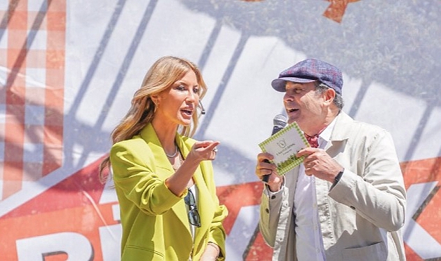 Alaçatı Ot Şenliği’nde Çağla Şikel rüzgârı