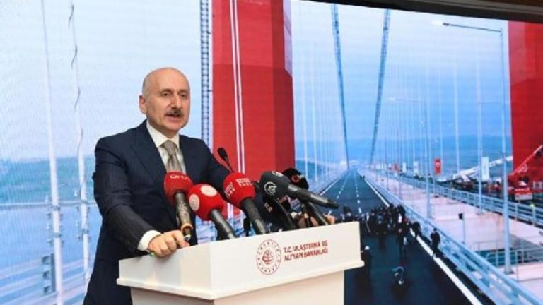 Bakan Karaismailoğlu: Osmangazi Köprüsü’nde 87 bin 352 araç geçişi ile rekor kırıldı