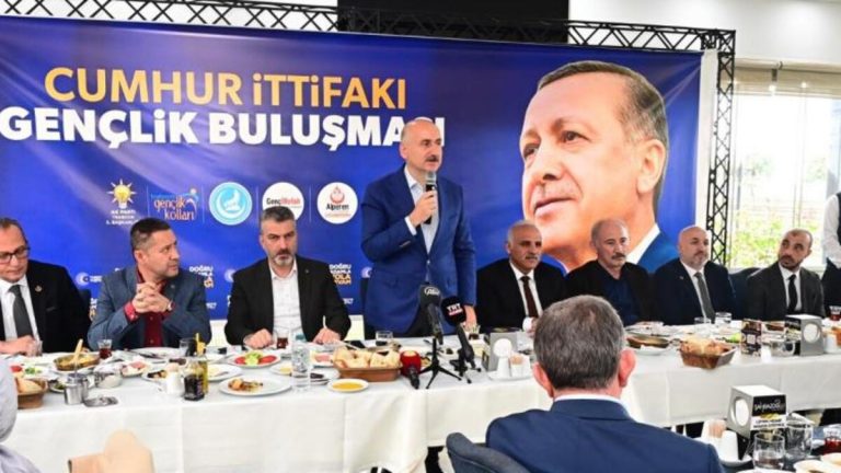 Bakan Karaismailoğlu’ndan gençlere “Sandıklara sahip çıkın” çağrısı