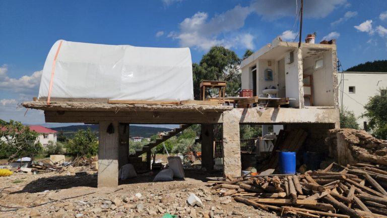 Hatay’da yılandan korkan depremzedenin tahlili