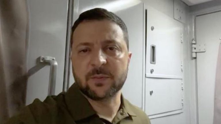 Zelenski: Ülkeye daha fazla silah ve siyasi destekle döndüm