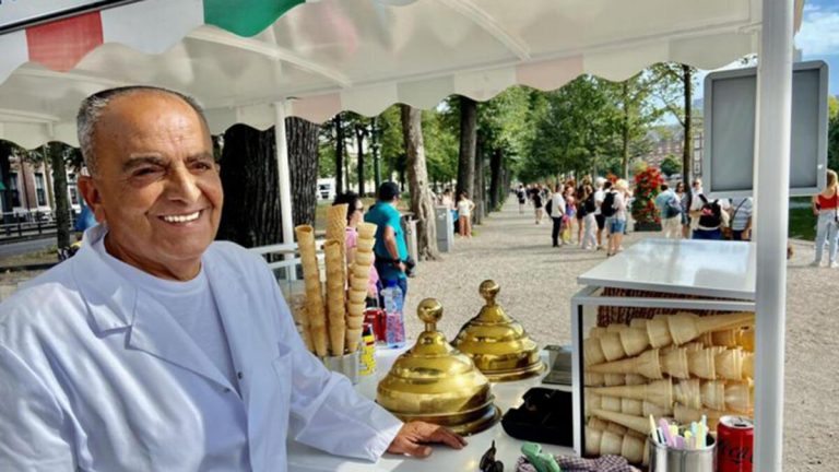 Hollanda siyaseti Türkiye kökenli dondurmacı için yas tutuyor