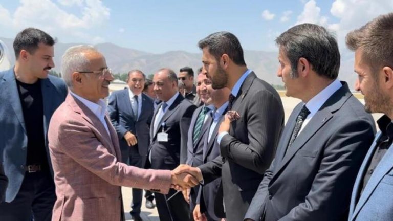 Bakan Uraloğlu Yüksekova’da