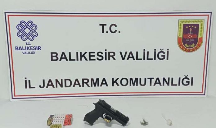 balikesirde-uyusturucu-operasyonu-3-gozalti-cfeNikI9.jpg