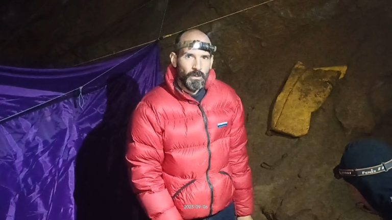 Mağara’da mahsur kalan ABD’li araştırmacı 9 gün sonra kurtarıldı