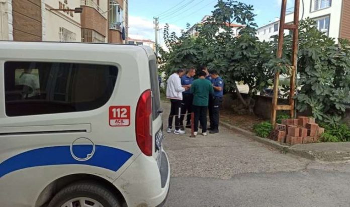 once-annesini-ve-ablasini-darbetti-sonra-2-kisiyi-bicaklayip-kacti-bcKNuglk.jpg