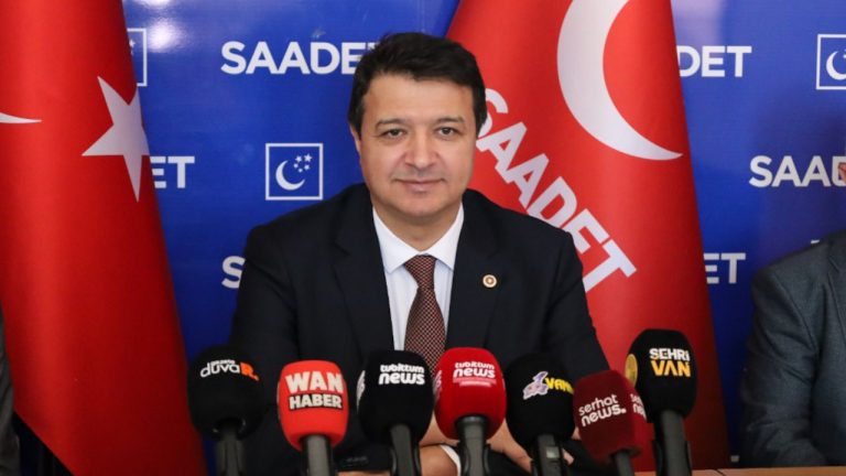 SAADET’li Mahmut Arıkan Van’da: Ne yolsuzluk ne yoksulluk bitti