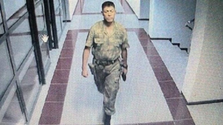 AK Partili belediye Ömer Halisdemir’in adını sildi, Valilik engel oldu