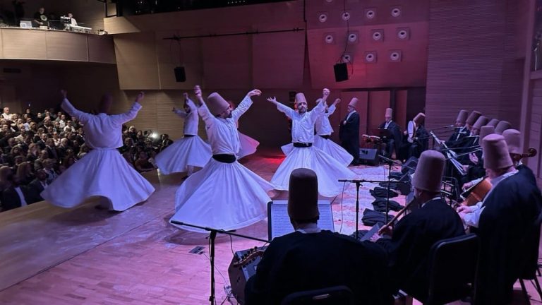 Konya Büyükşehir Belediyesi birinci sefer yurt dışında sema programı düzenledi