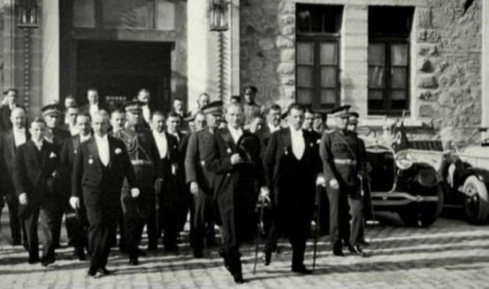 turkiye-cumhuriyetinin-dogusunu-ve-ataturkun-liderligini-kesfetmek-icin-7-ilgi-cekici-kitap-tG9YhNeP.jpg