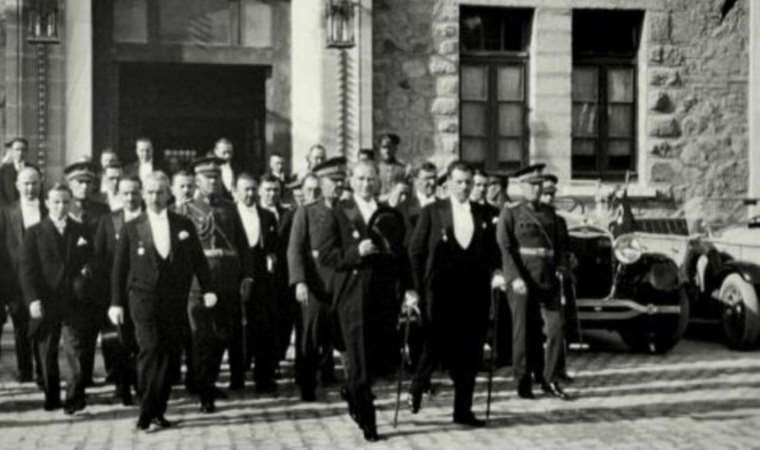 Türkiye Cumhuriyeti’nin doğuşunu ve Atatürk’ün liderliğini keşfetmek için 7 ilgi çekici kitap…