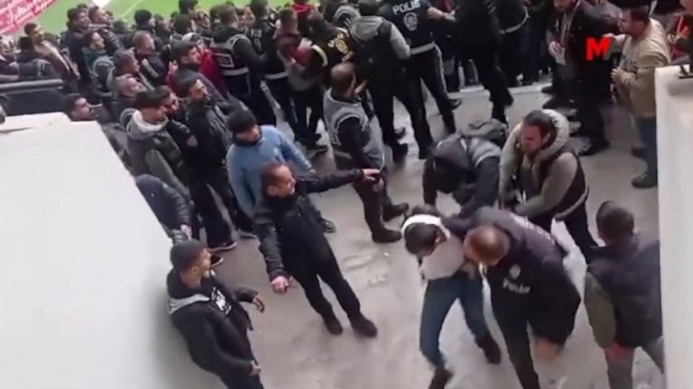Amedspor kararı: ‘İstiklal Marşı’nda ayağa kalkmamak aşağılama değil’