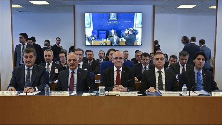 Mehmet Şimşek, sarsıntı vergisi sorusu yanıtladı: Vergiler nereye harcanıyorsa, o vergiler de oraya harcandı