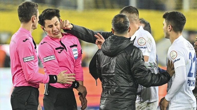 AK Parti’den Ankaragücü’ne ziyaret: Linç kampanyasına tabi tutulmamalı