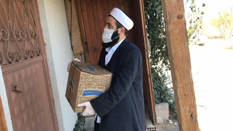 AK Partili belediye, Menzil cemaatine milyonluk ‘koli ihalesi’ verdi