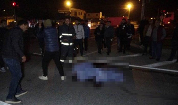 antalyada-feci-kaza-otomobil-carptiktan-sonra-uzerinden-2-arac-gecmis-pXhbUSkW.jpg