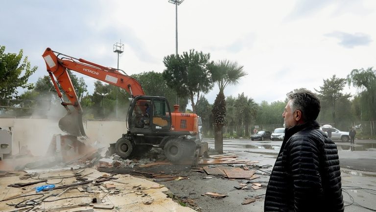 Bayraklı’ya 17 bin metrekarelik meydan: İlk işlemler başladı