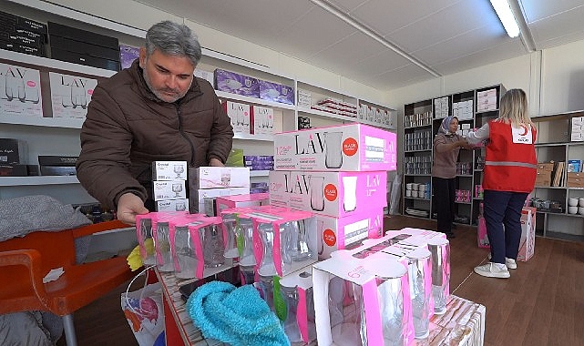 depremzede-esnaf-kizilayla-isine-devam-ediyor-yve4WAny.jpg
