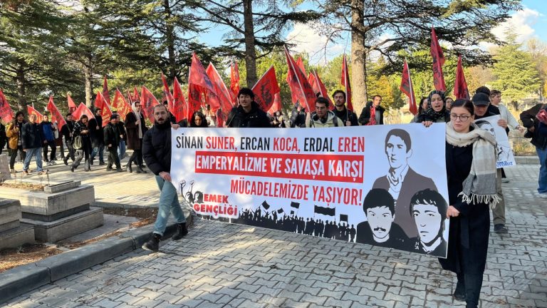 Erdal Eren mezarı başında anıldı
