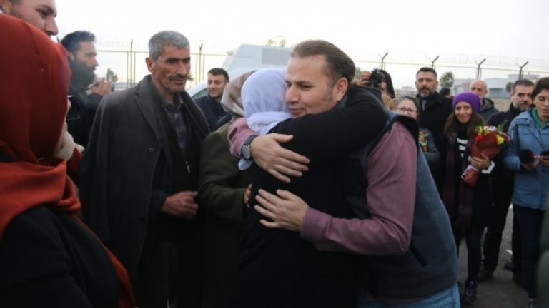 Gazeteci Gök cezaevinden çıktı: Hakikat sonlarını getirecek