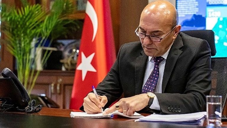 İzmir Büyükşehir Belediyesi Kemeraltı Yılbaşı Şenliğini iptal etti