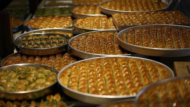 Kadınlar ev baklavası için yarışıyor