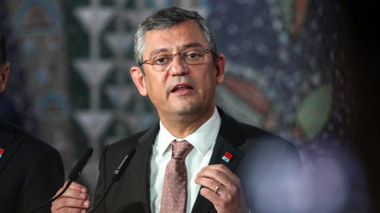 Özgür Özel’den Bakan Güler’e: 15 Temmuz’dan hiç mi ders almadınız?