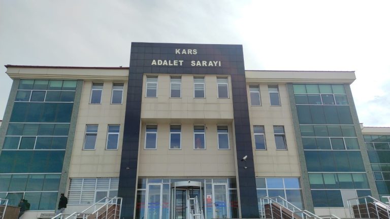 Yargıtay, kendisini taciz eden adamı öldüren çocuğa verilen cezayı fazla buldu