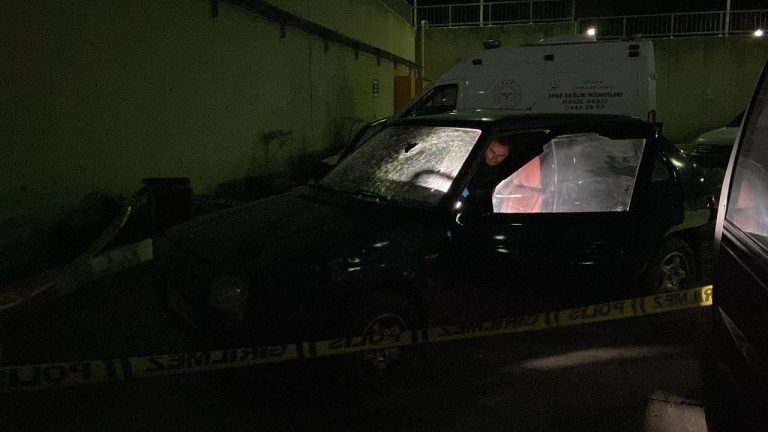 Eski kız arkadaşı ve ağabeyinin olduğu aracı kurşunladı: 2 yaralı