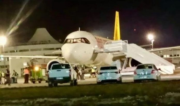 istanbul-riyad-ucagi-neden-acil-inis-yapti-istanbul-riyad-ucaginda-neler-oldu-wdSGpdiX.jpg