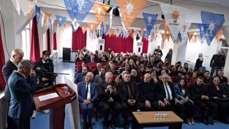 Lisede AK Parti toplantısı yapıldı: ‘Okullar seçim bürosu mu?’