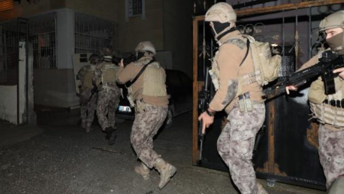 mersinde-170-polisle-kacak-telefon-operasyonu-13-gozalti-VtQgnzyB.jpg