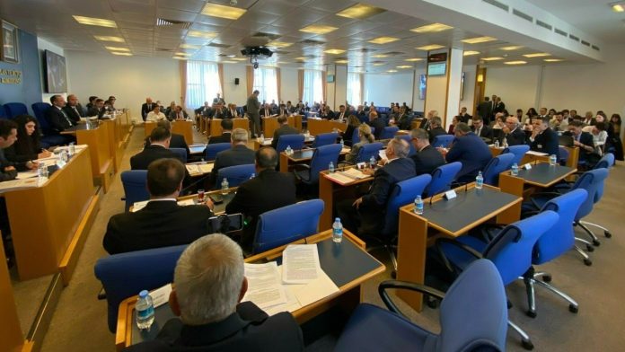 sgk-ve-bagkur-emeklilerinin-maaslarina-ek-zam-komisyondan-gecti-SHIqVL4y.jpg