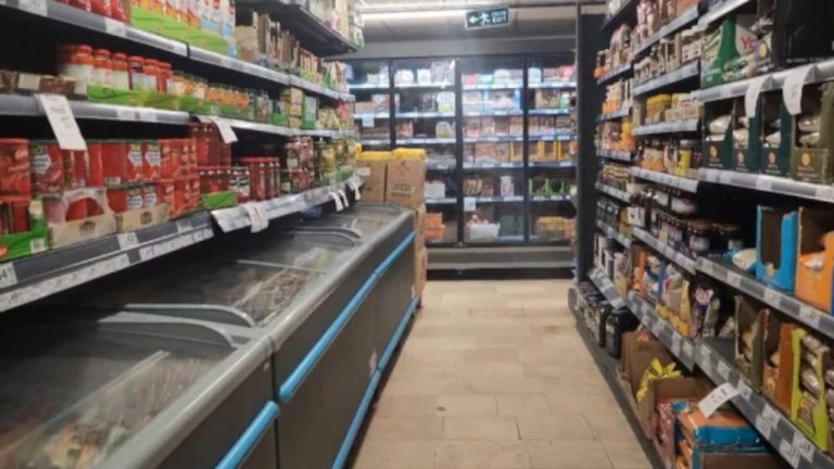 TUKONFED: Zincir marketler tüketicinin cebinden elini çekmeli