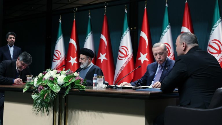 Türkiye ile İran arasında 10 anlaşma imzalandı