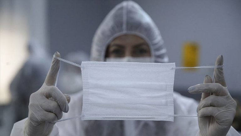 Uzmanlardan uyarı: ‘Maskeyi hayatınıza tekrar sokun’