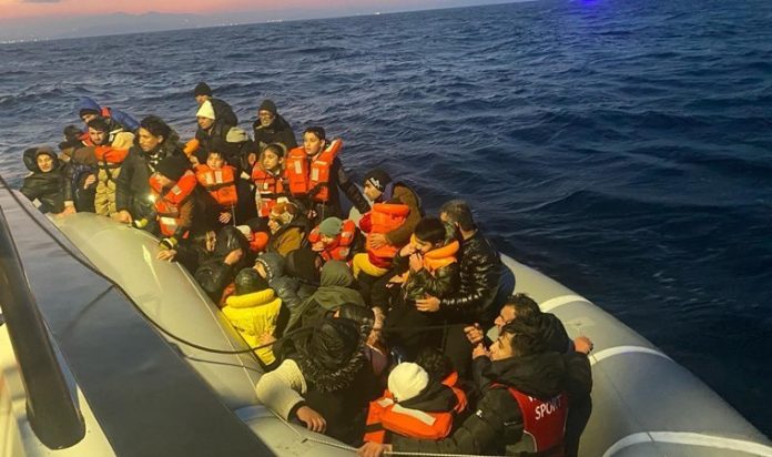 57si-cocuk-159-kacak-gocmen-kurtarildi-91H32YFg.jpg