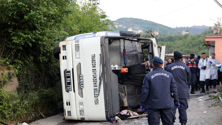 7 kişinin öldüğü midibüs kazasının raporu: Frenler tutmuyordu