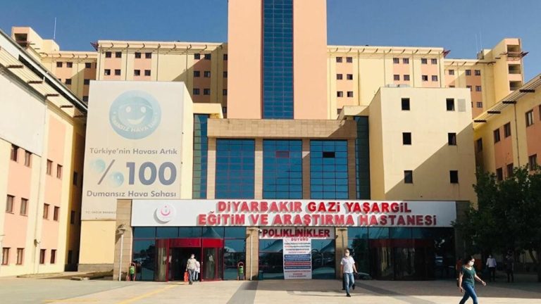 Eski başhekim vekili yakınına estetik yaptırdı, 16 yılık çalışan işten atıldı