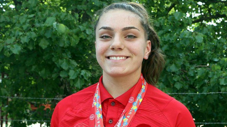 Halterci Yağmur Bulut’un hedefi şampiyonluk