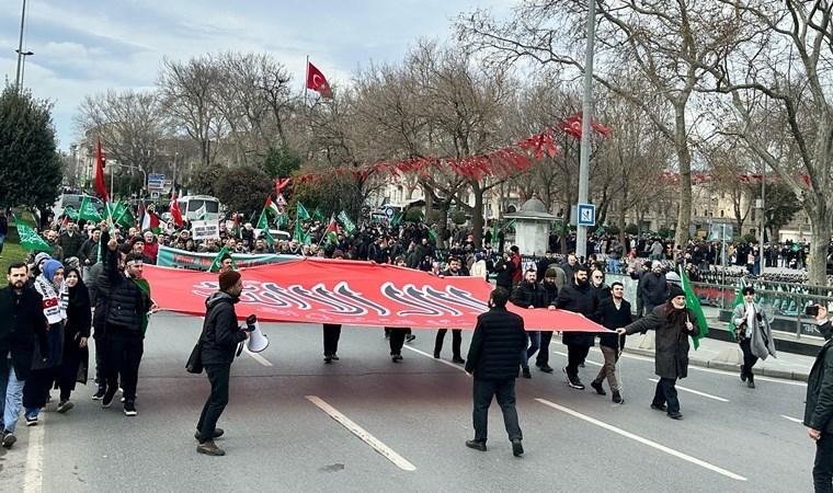 Hizbullah’ın ‘Gazze’ yürüyüşünde en önde ‘medrese’ öğrencileri vardı: Gerici eylemler artıyor