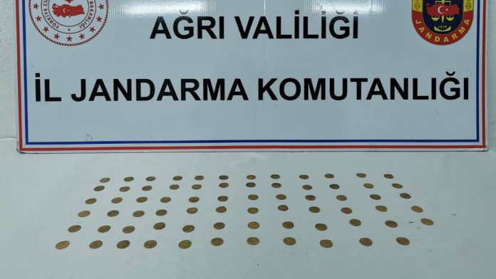 agrida-tarihi-eser-operasyonu-71-altin-sikke-ele-gecirildi-V9s2pU3H.jpg