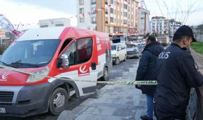 istanbulda-yeniden-refah-partisinin-secim-aracina-ates-acildi-FjUmlj6s.jpg