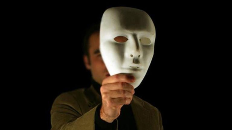 İstihbarat uzmanı anlattı: Birinin yalan söylediğini anlamanın en basit yolu