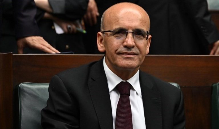 Mehmet Şimşek çok konuşulan ‘fakir aile ziyareti’ paylaşımını sildi