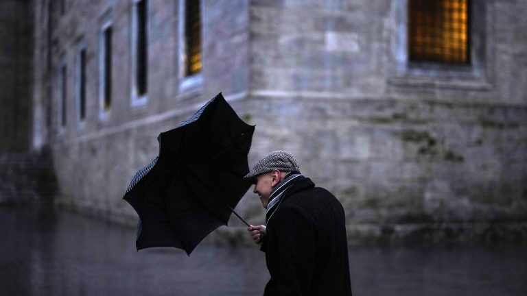 Meteoroloji ve AKOM’dan peş peşe uyarı: Sağanak yağış geliyor, 6 şehre sarı alarm verildi
