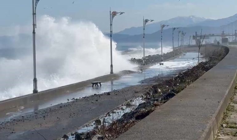 Rize’de kuvvetli fırtına… Yetkililer uyarılarda bulundu