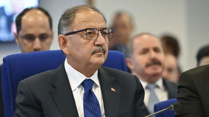 bakan-ozhasekiden-tokat-cagrisi-hasarli-binalara-girmeyin-MLIbQp1e.jpg