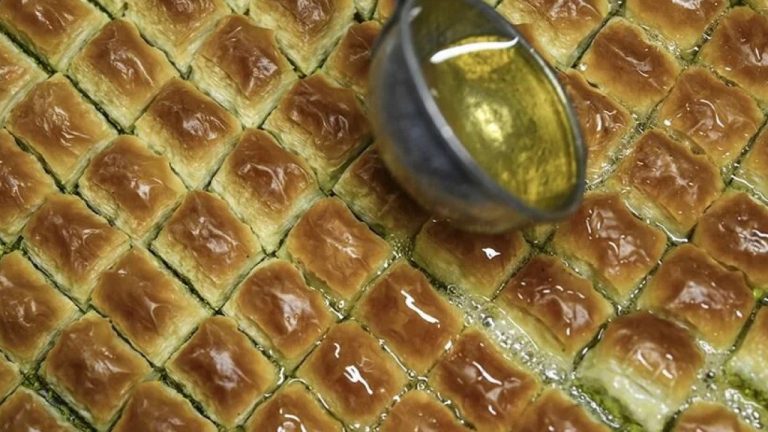 Bayram öncesi baklava siparişleri iki katına çıktı