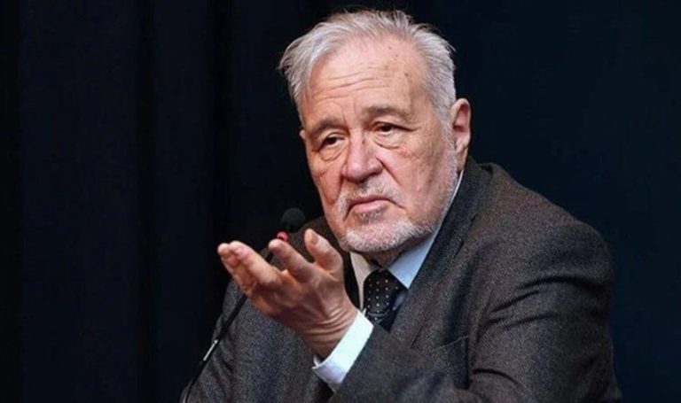 İlber Ortaylı THY uçağında rahatsızlandı: Sefer gecikmeli gerçekleşti